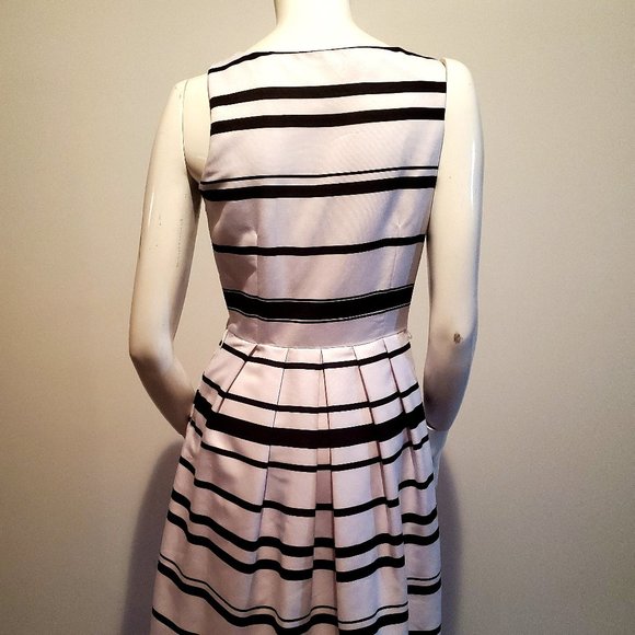 WHBM Sleeveless, Fitted & Flare Dress - Picture 3 of 6